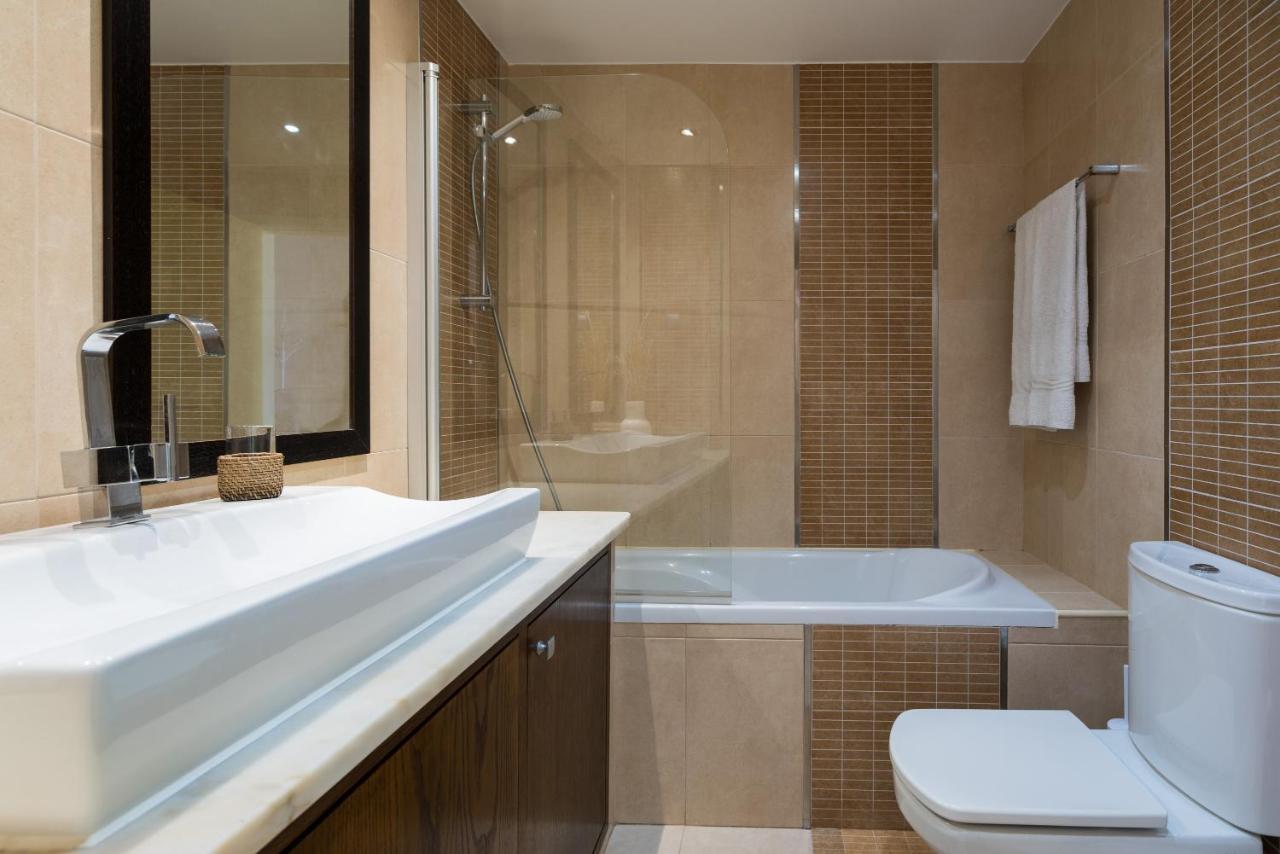 Stunning 2-bed Penthouse In 250m From Apartment *