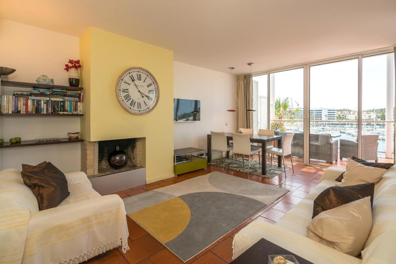 Stunning 2-bed Penthouse In 250m From Lagos